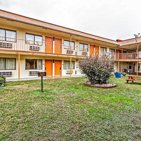 OYO Hotel Lake Charles Hwy 10 Buitenkant foto