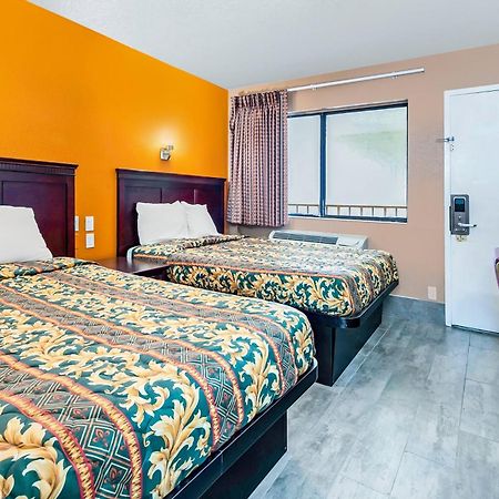 OYO Hotel Lake Charles Hwy 10 Buitenkant foto