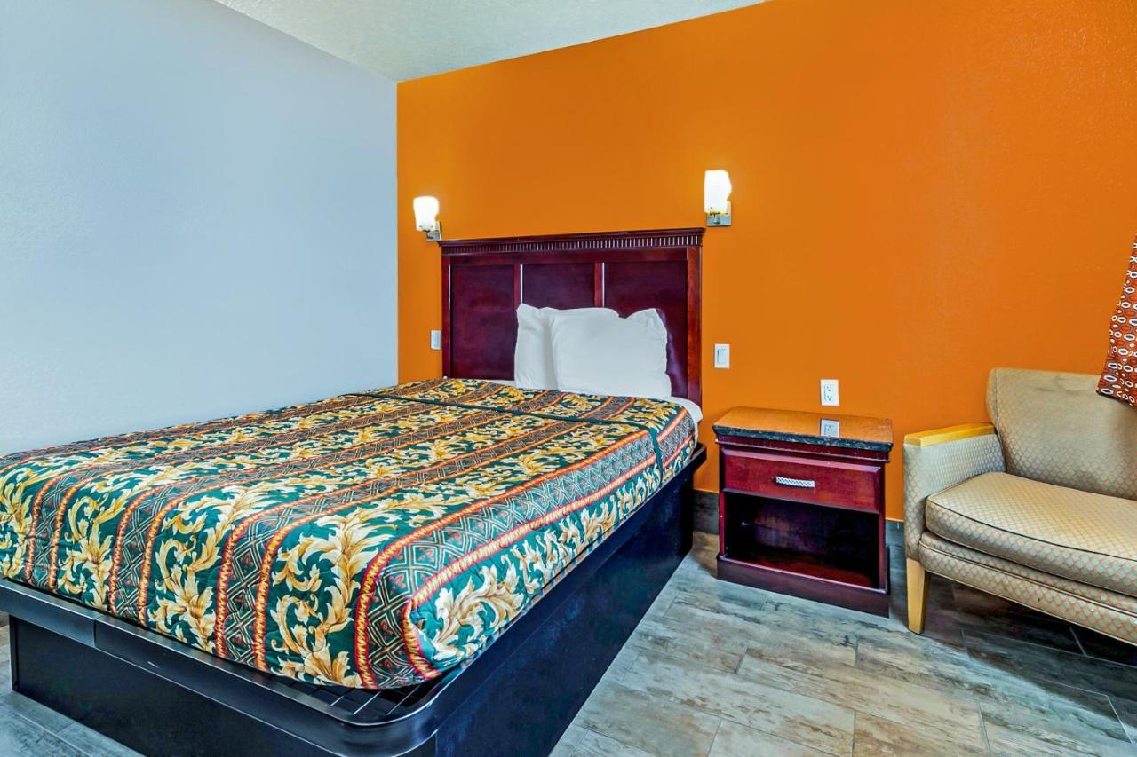 OYO Hotel Lake Charles Hwy 10 Buitenkant foto