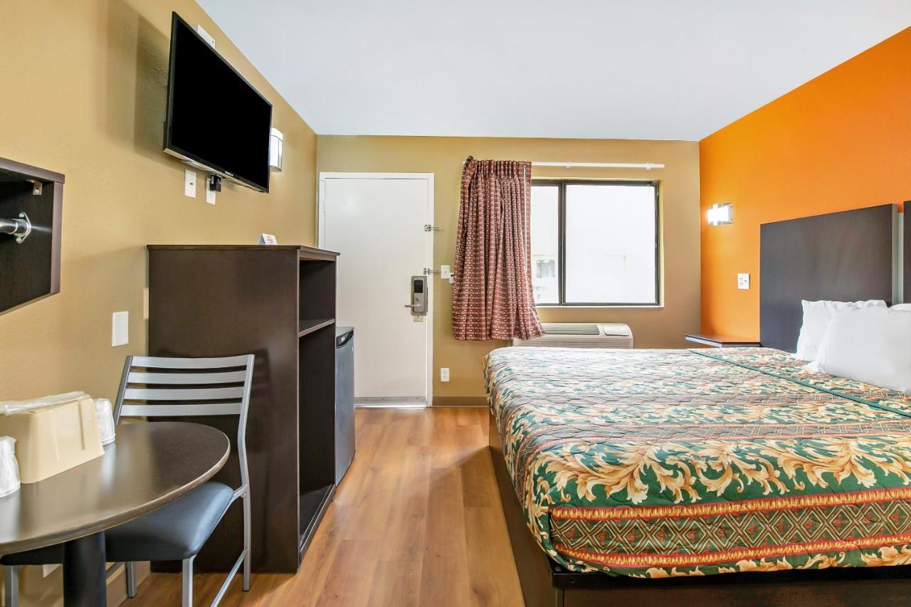 OYO Hotel Lake Charles Hwy 10 Buitenkant foto
