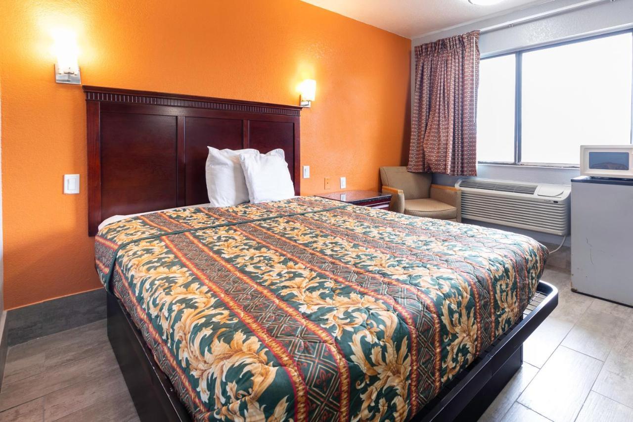 OYO Hotel Lake Charles Hwy 10 Buitenkant foto