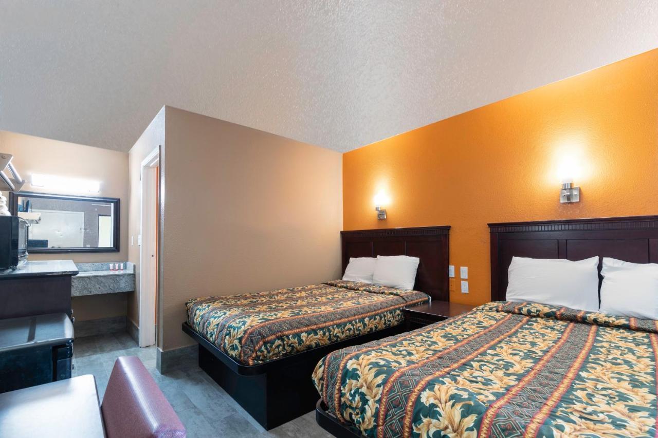 OYO Hotel Lake Charles Hwy 10 Buitenkant foto