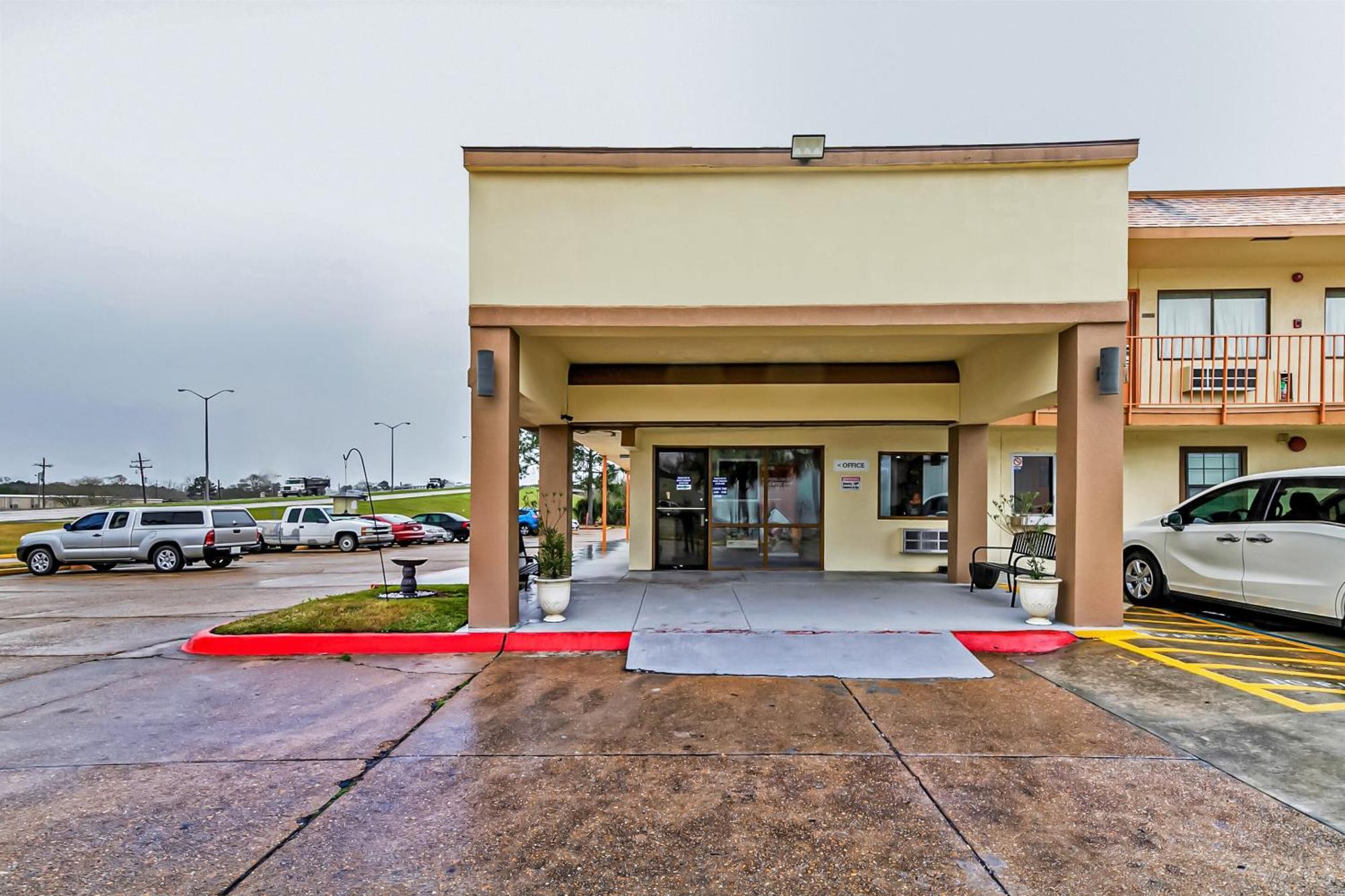 OYO Hotel Lake Charles Hwy 10 Buitenkant foto