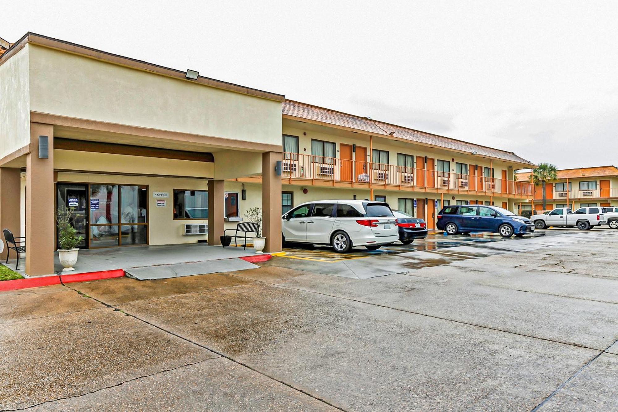 OYO Hotel Lake Charles Hwy 10 Buitenkant foto
