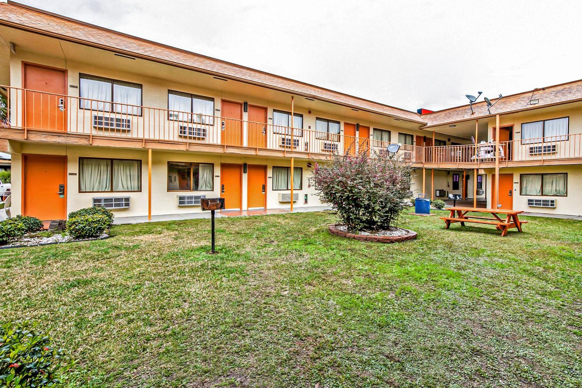 OYO Hotel Lake Charles Hwy 10 Buitenkant foto
