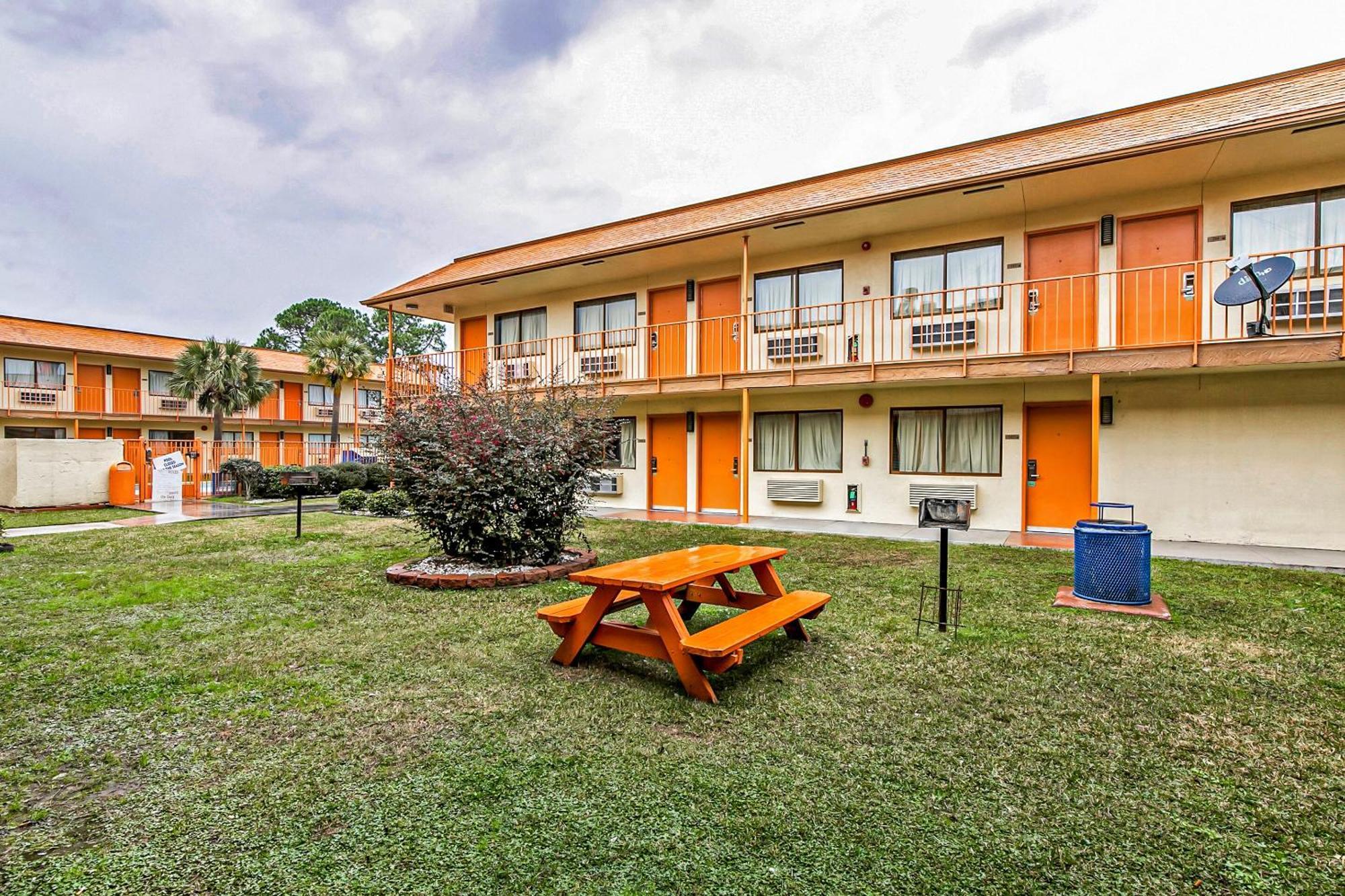 OYO Hotel Lake Charles Hwy 10 Buitenkant foto